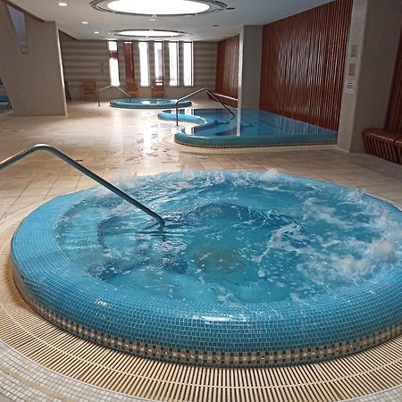 Luxury Apartment Dunapest With Spa And Pool Boedapest Buitenkant foto