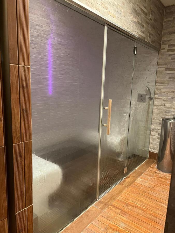 Luxury Apartment Dunapest With Spa And Pool Boedapest Buitenkant foto