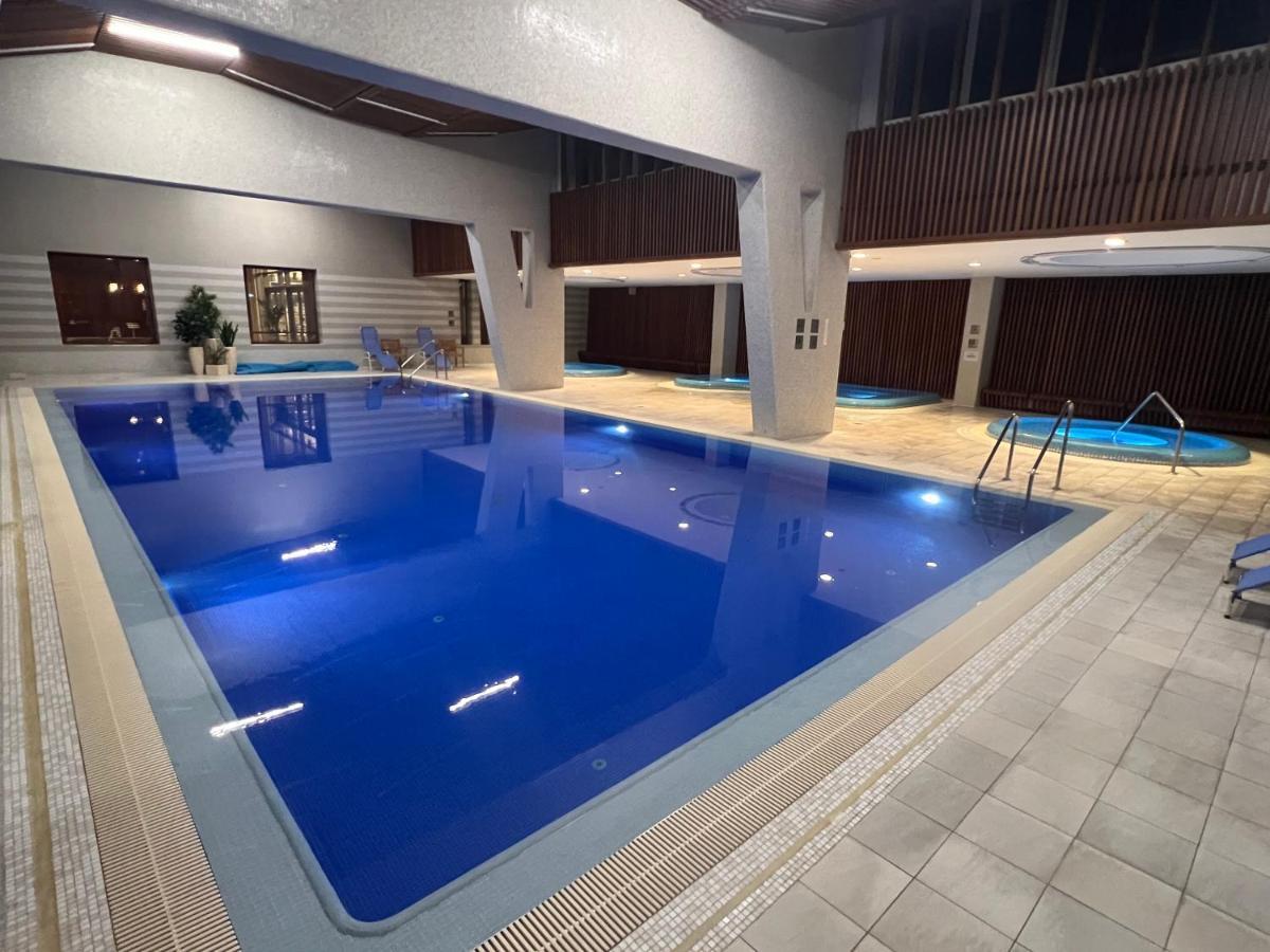 Luxury Apartment Dunapest With Spa And Pool Boedapest Buitenkant foto