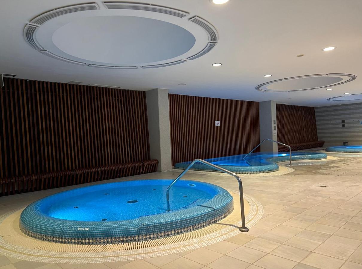 Luxury Apartment Dunapest With Spa And Pool Boedapest Buitenkant foto